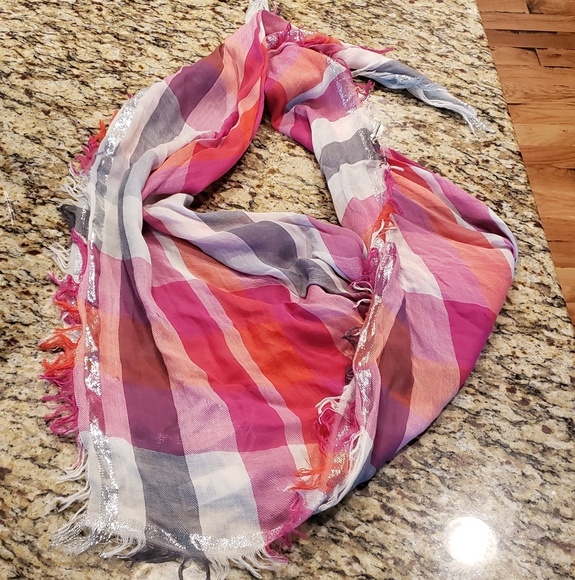 Scarf - Picture 1 of 5